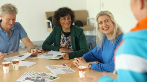 Een interactieve workshop waarbij vragen, gesprekken en beweegoefeningen elkaar afwisselen.
