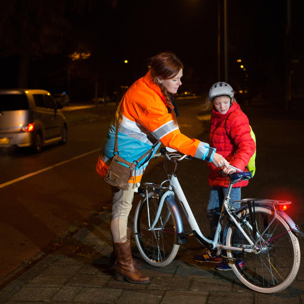 Veilig Verkeer Nederland fietsverlichting helm